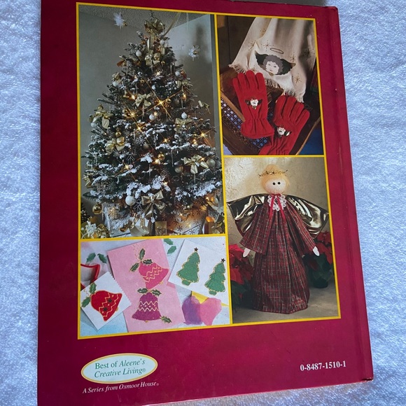 Aleene's Christmas Craft Quickies Book - Picture 2 of 7
